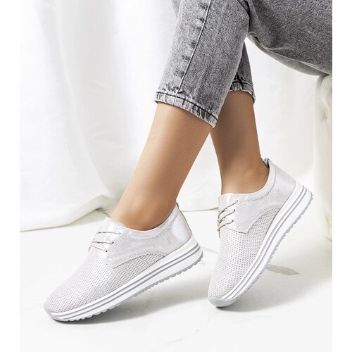D/CEO White trainers Justar Cene