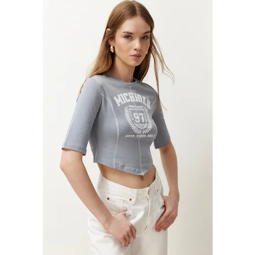 Trendyol Gray 100% Cotton Slogan Printed Sewing Detailed Asymmetric Crop Knitted T-Shirt