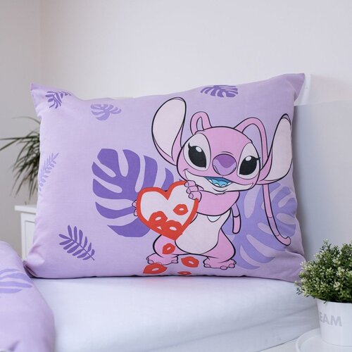 Jerry Fabrics Vijolična enojna bombažna otro&amp;scaron;ka posteljnina 140x200 cm Lilo and Stitch &amp;quot;Kiss&amp;quot; &amp;ndash; Slike