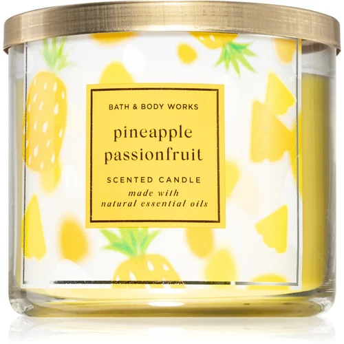 Bath & Body Works Pineapple Passionfruit dišeča sveča 411 g