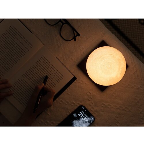Gingko Temno rjava LED namizna svetilka iz masivnega oreha (vi&amp;scaron;ina 13 cm) Smart LunaSpin &amp;ndash; Slike