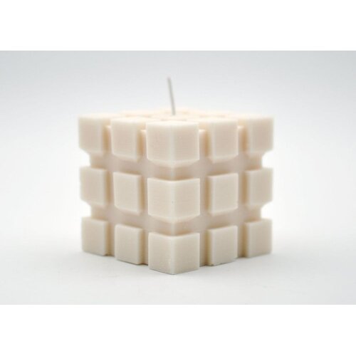 UP candle design RUBI-K Skulpturalna ručno rađena dekorativna svijeća od prirodnog voska Slike