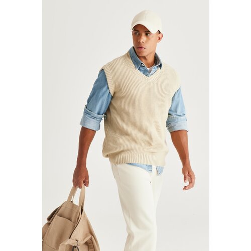 AC&Co / Altınyıldız Classics Men's Beige Standard Fit Normal Cut V Neck Knitwear Sweater. Cene