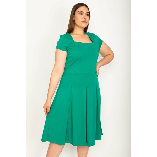 Şans Women's Plus Size Green Square Neck Pleated Dress Cene