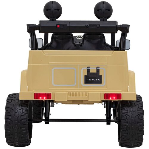 Toyota FJ Cruiser, auto na akumulator, bež Slike