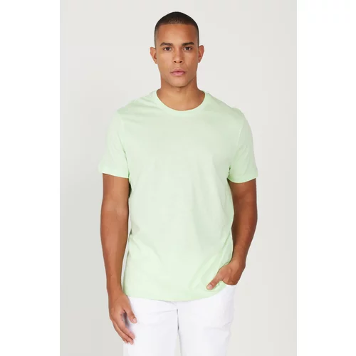 AC&Co / Altınyıldız Classics Men's Light Green Slim Fit Slim Fit 100% Cotton Crew Neck Short Sleeved T-Shirt.