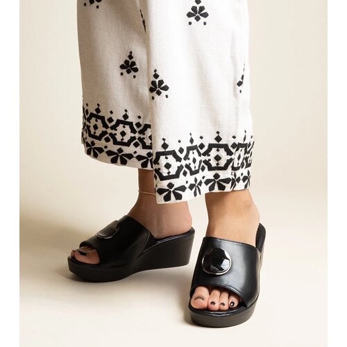 D/CEO Black sandals on a block heel Millo Cene