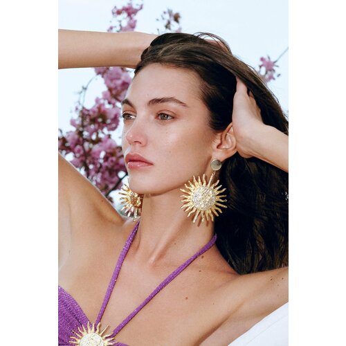 Trendyol X Zeynep Tosun Gold and Sun Figure Earrings Slike