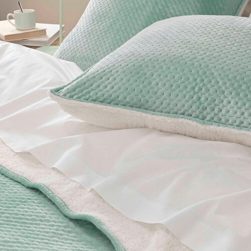 Douceur d int&amp;eacute;rieur Zelen pre&amp;scaron;it komplet prevleke za odejo in prevleke za vzglavnik iz sherpa flisa 240x220 cm Mylene &amp;ndash; Slike