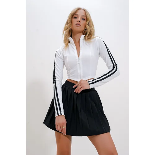 Trend Alaçatı Stili Women's White Front Zippered Striped Crop Blouse