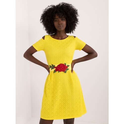 Fashion Hunters Yellow cocktail dress with appliqué Slike