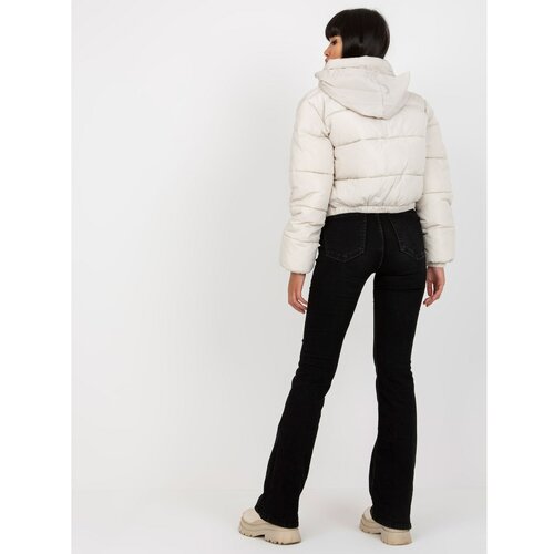 Fashion Hunters Iseline light beige short winter jacket with quilting Cene