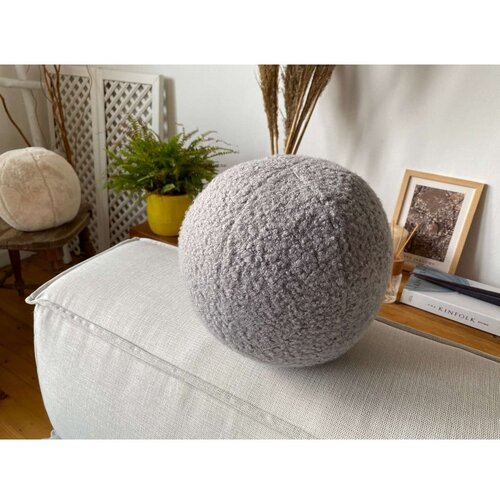 Mioli Decor Ukrasni jastuk od boucle tkanine &amp;oslash; 25 cm Top &amp;ndash; Slike