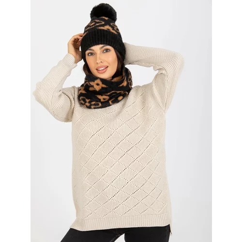 Fashion Hunters Women's black and camel winter hat with a pompom