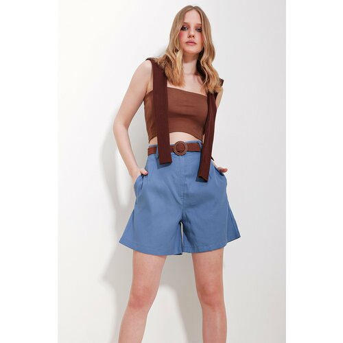 Trend Alaçatı Stili Women's Blue Straw Knit Belt Gabardine Shorts Cene