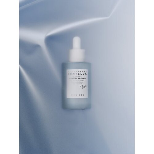 SKIN1004 Madagascar Centella Hyalu-Teca Plumping Ampoule intenzivni vlažilni serum proti staranju in za učvrstitev kože 50 ml Slike