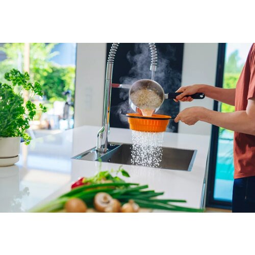 Fiskars zložljivo cedilo silikonsko functional form 1027304 Slike