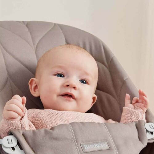 BABYBJORN njihaljka balance bliss woven petal quilt sand grey (light grey frame) Slike