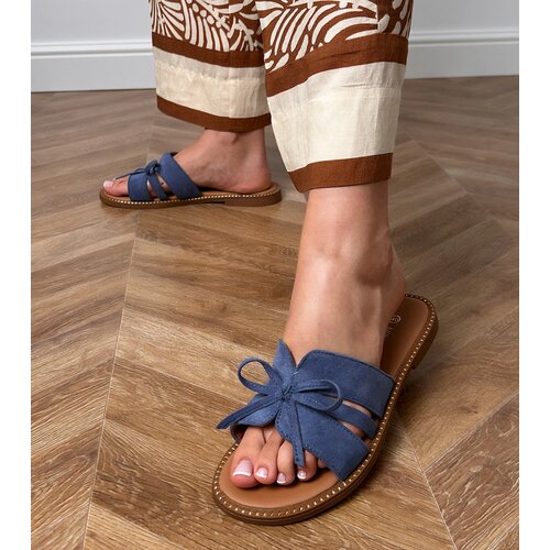 Gemre Blue flip-flops with a bow and edge embellishment Favira Cene