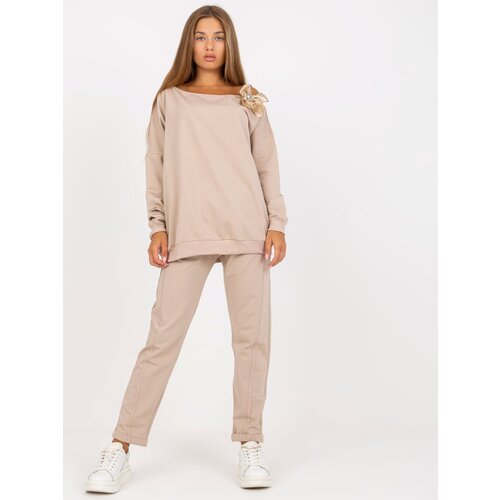 Fashion Hunters Beige two-piece casual set with long sleeves Slike