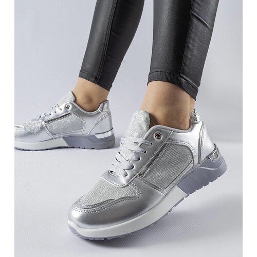 D/CEO White trainers Justar Cijene