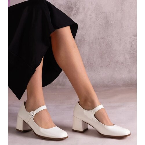 D/CEO Black pumps on a low wedge heel Chantal Cijene