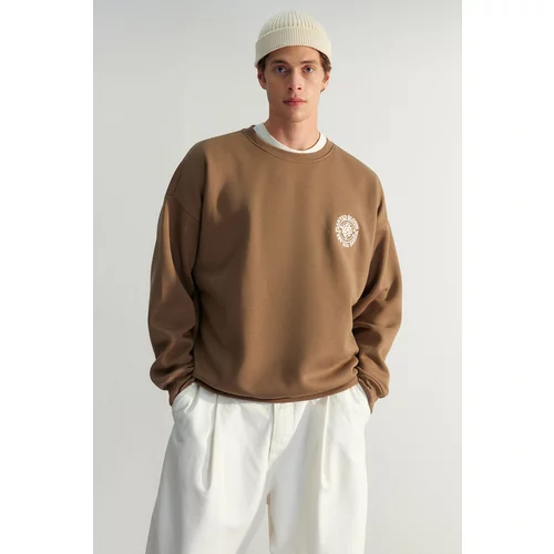 Trendyol Dark Brown Men's Oversized Floral Embroidered Cotton Sweatshirt with a Soft Pile Inside.