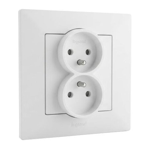 Legrand Dvostruka kućna utičnica 250V/16A sa okvirom NILOE STEP bela Slike