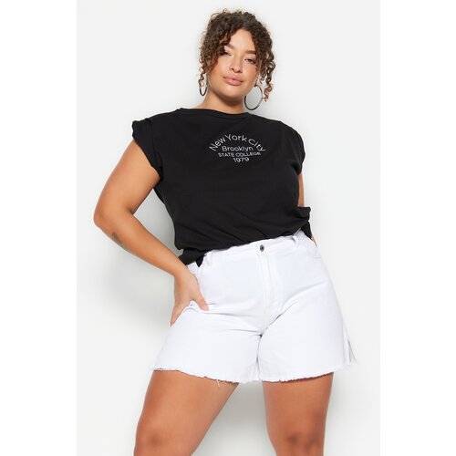 Trendyol Curve Plus Size Shorts & Bermuda - White - High Waist Slike