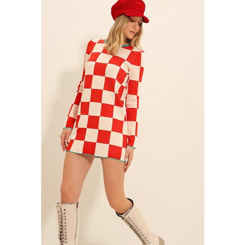 Trend Alaçatı Stili Women's Vanilla-Red Crew Neck Square Patterned Knitwear Dress Slike