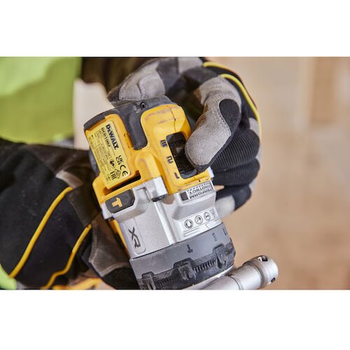 Dewalt DCD1007WW1T aku udarna bu&amp;scaron;ilica 18V XR PREMIUM 1x8.0Ah Slike