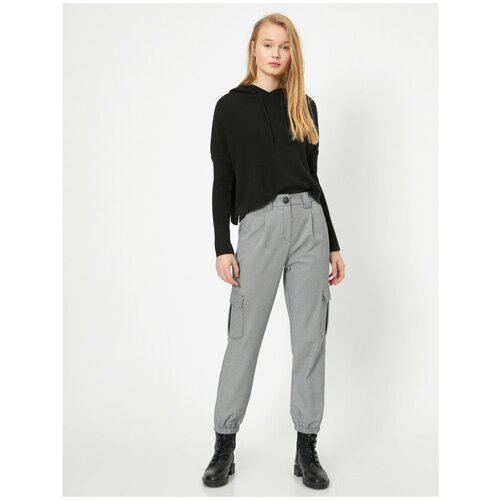 Koton Women&amp;#039;s Gray Plaid Pocket Detailed Cargo Pants Slike