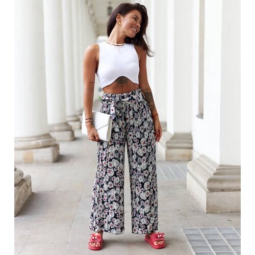 UR/CEO Black wide pleated pants Aberdeen Cijene