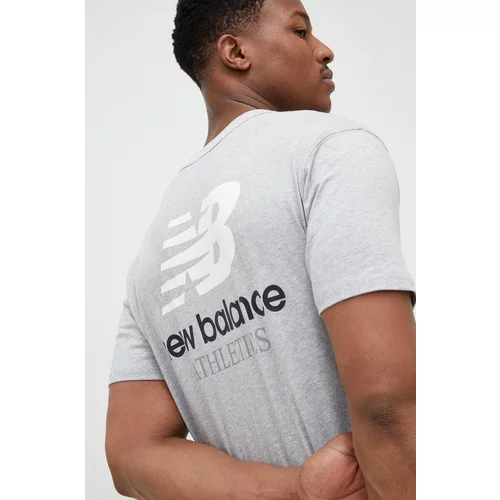 New Balance Bombažna kratka majica siva barva