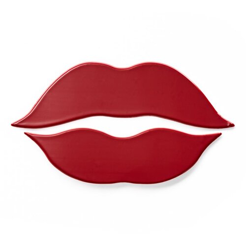 Essence Hydra kiss lip tint 04 Classy Red Slike