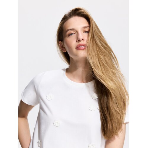 Reserved t‐shirt s čipkastom aplikacijom - krem Cijene