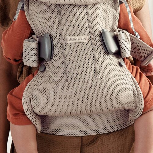 BabyBj&amp;ouml;rn&amp;reg; ergonomska nosilka one air mesh grey beige Slike