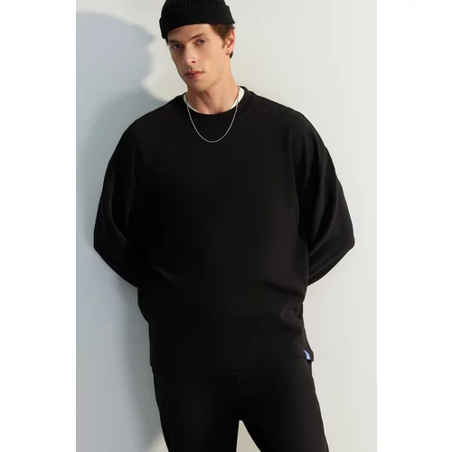 Trendyol Black Men's Oversize Limited Edition Premium Textured Fabric Label Detail 100% Cotton Sweatshirt.