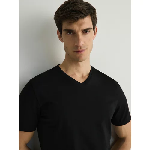 Reserved - Slim majica kratkih rukava s V-izrezom - crno