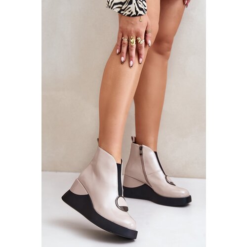 Kesi Lacquered wedge ankle boots insulated with D&amp;amp;A beige Slike