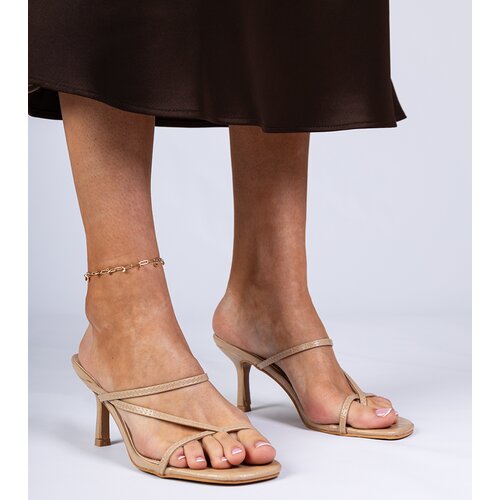 D/CEO marka niezdefiniowana Beige elegant heeled slides Kapilon Cene