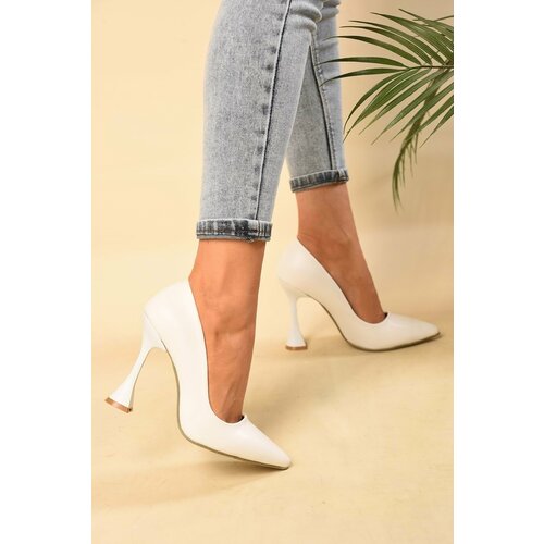Shoeberry Women's Nupia White Skin Classic Heeled Shoes Slike