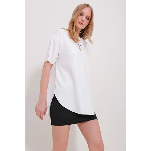 Trend Alaçatı Stili Women's White Crew Neck Oval Cut Modal T-Shirt