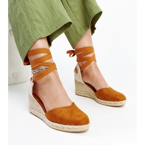 D/CEO Yellow sandals Dolores Cene
