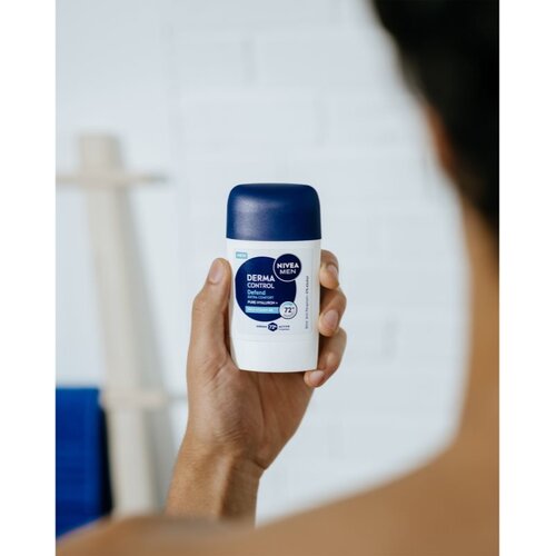 Nivea MEN Derma Control Defend trdi antiperspirant za mo&amp;scaron;ke 50 ml Slike
