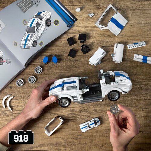 Hot_Wheels Brick Shop Elite Series Corvette - 1 k. Slike