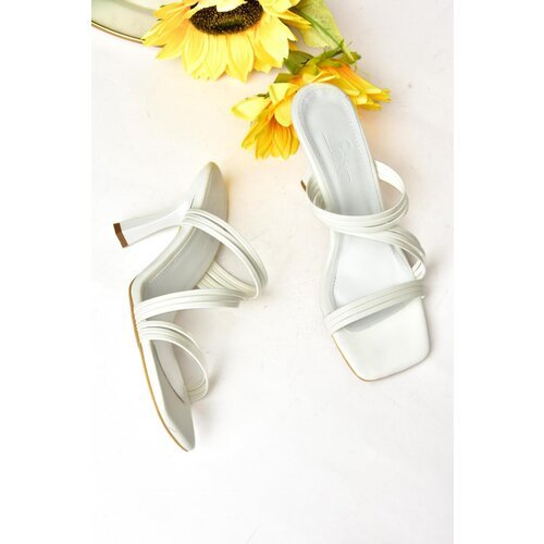Fox Shoes Women's White Thin Heeled Slippers Slike