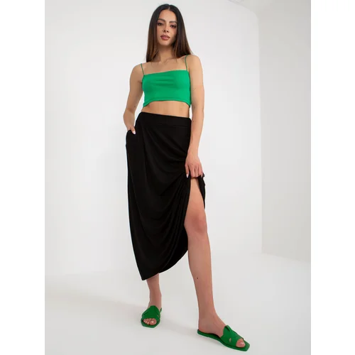 Fashion Hunters Basic black midi skirt with pockets by RUE PARIS