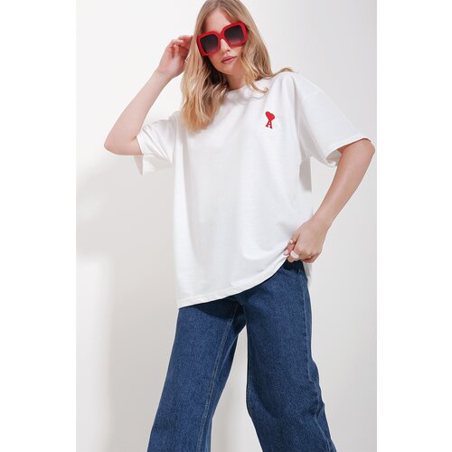 Trend Alaçatı Stili Women's White Crew Neck Heart A Embroidered Two Thread Oversize T-Shirt Cene