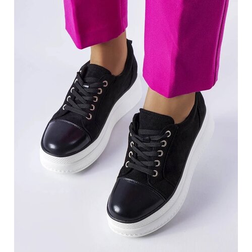 D/CEO Black trainers Beat Cene